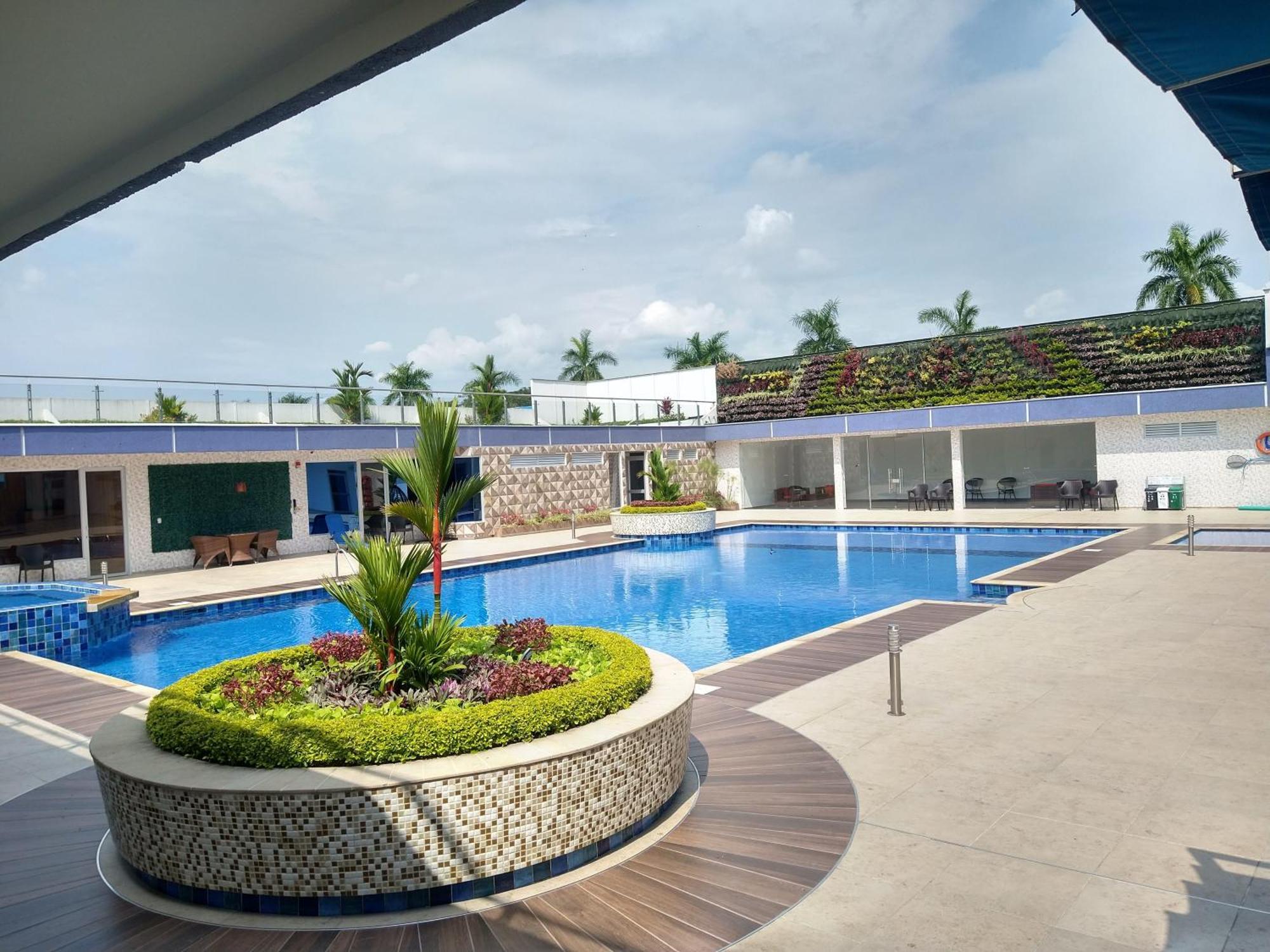 Hotel Royal Elim International Калі Екстер'єр фото Club House