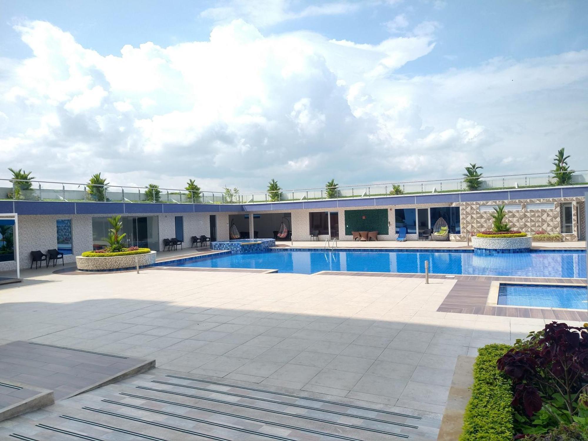 Hotel Royal Elim International Калі Екстер'єр фото Club House