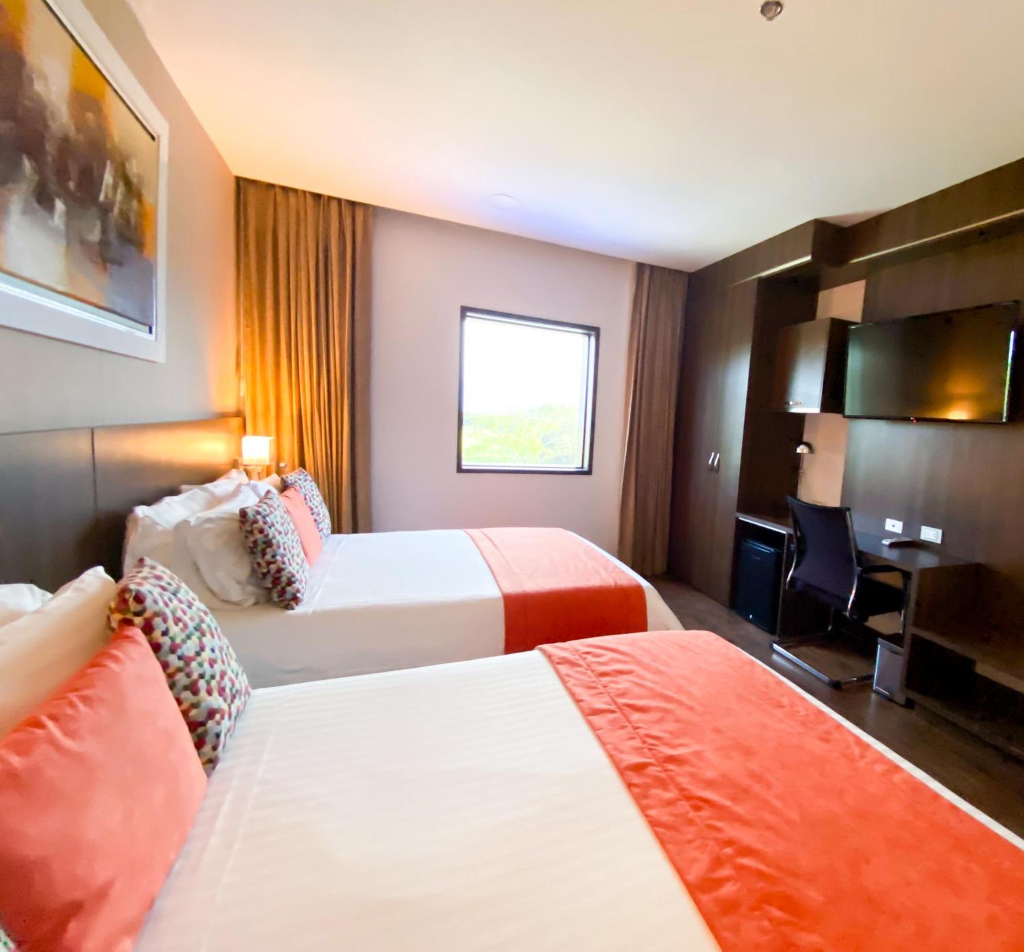 Hotel Royal Elim International Калі Екстер'єр фото A room at the hotel