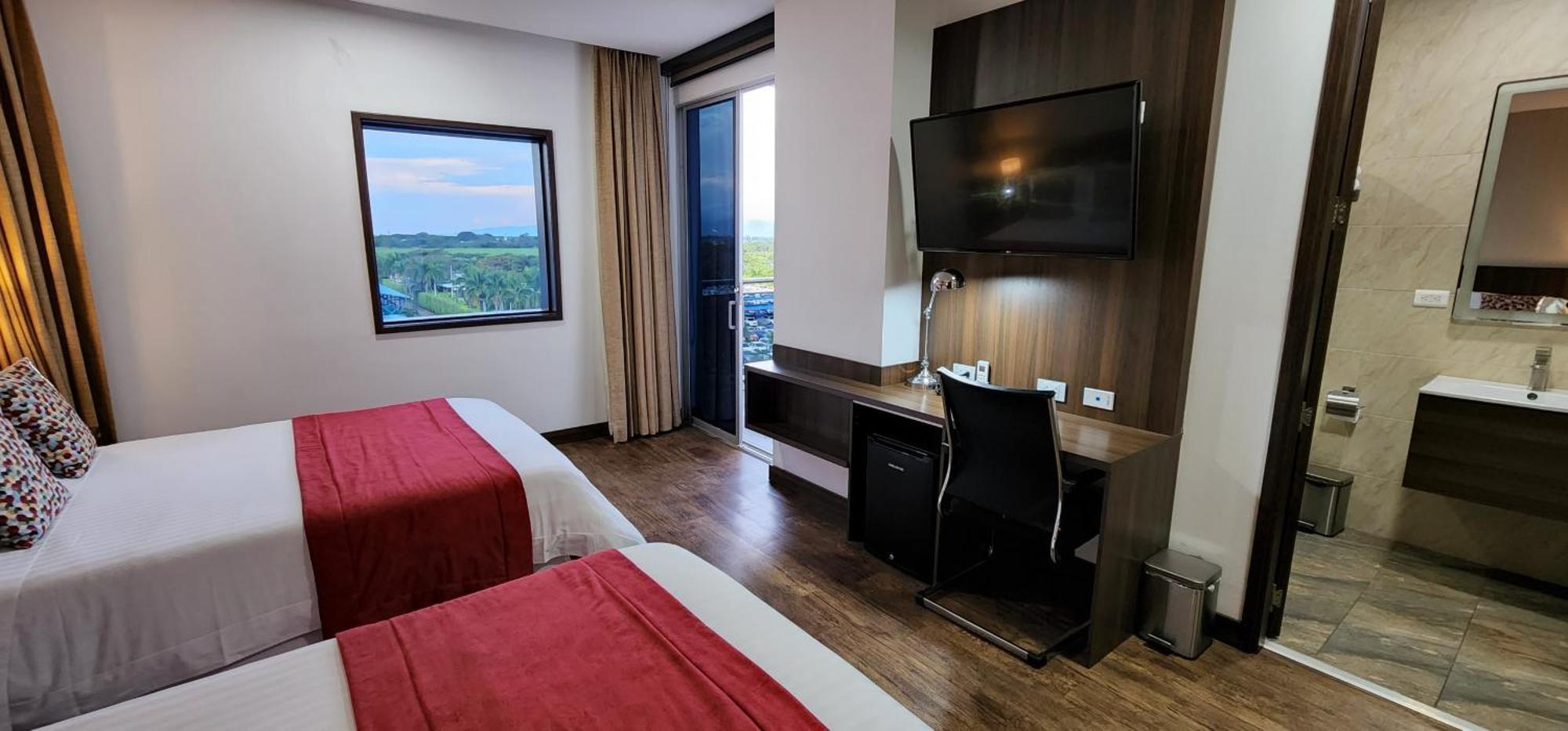 Hotel Royal Elim International Калі Екстер'єр фото A room at the hotel