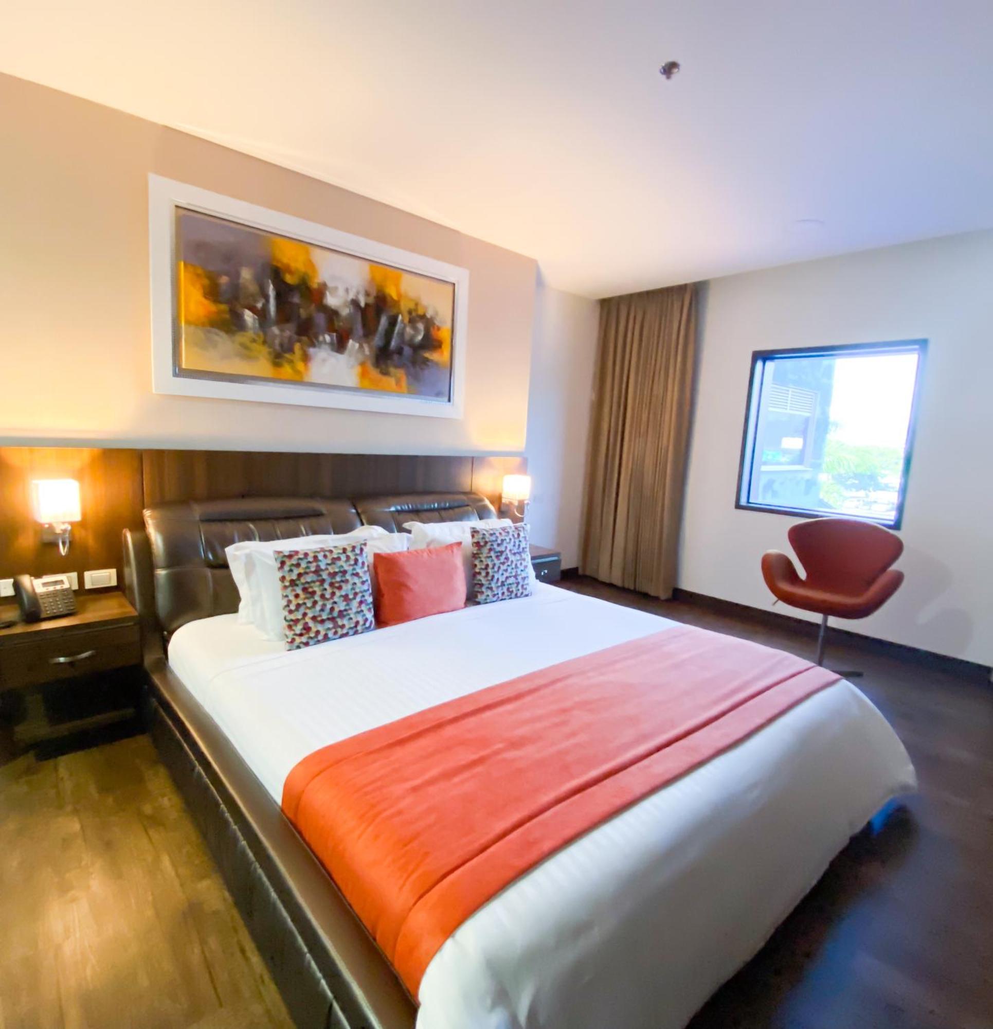 Hotel Royal Elim International Калі Екстер'єр фото A bedroom at the hotel