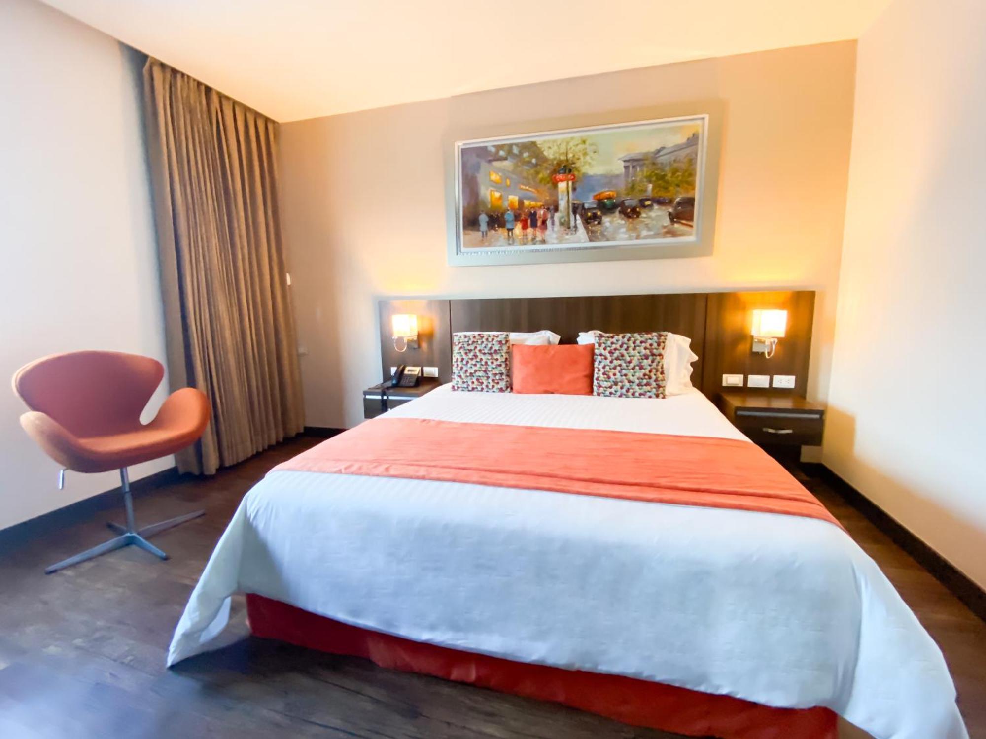 Hotel Royal Elim International Калі Екстер'єр фото A room at the hotel