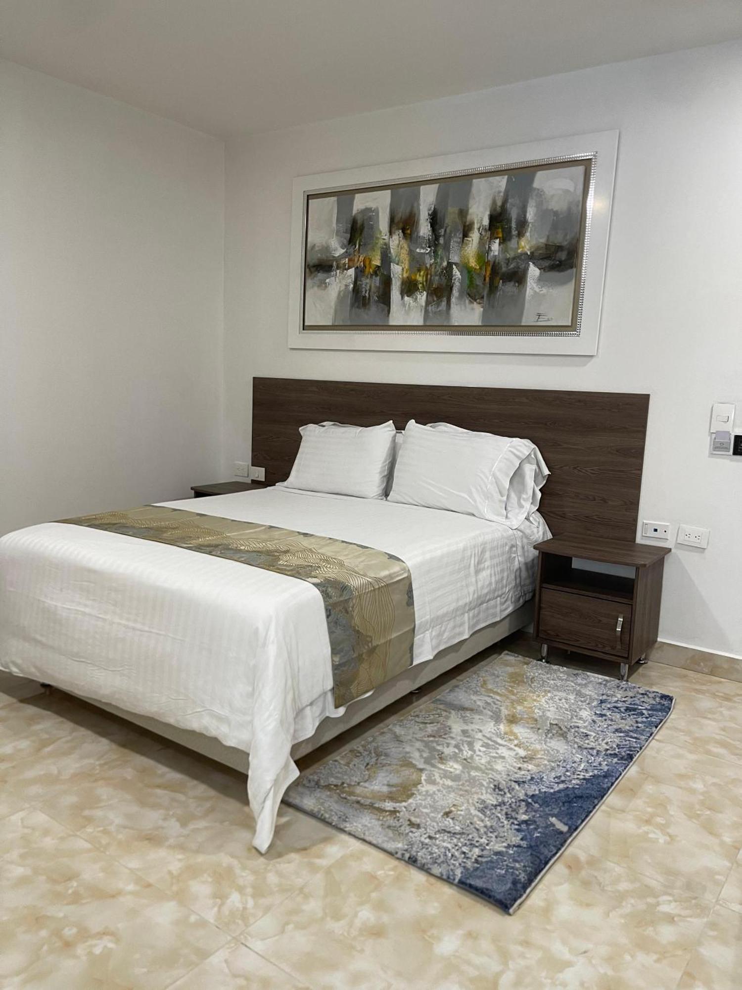 Hotel Royal Elim International Калі Екстер'єр фото A bedroom at the hotel
